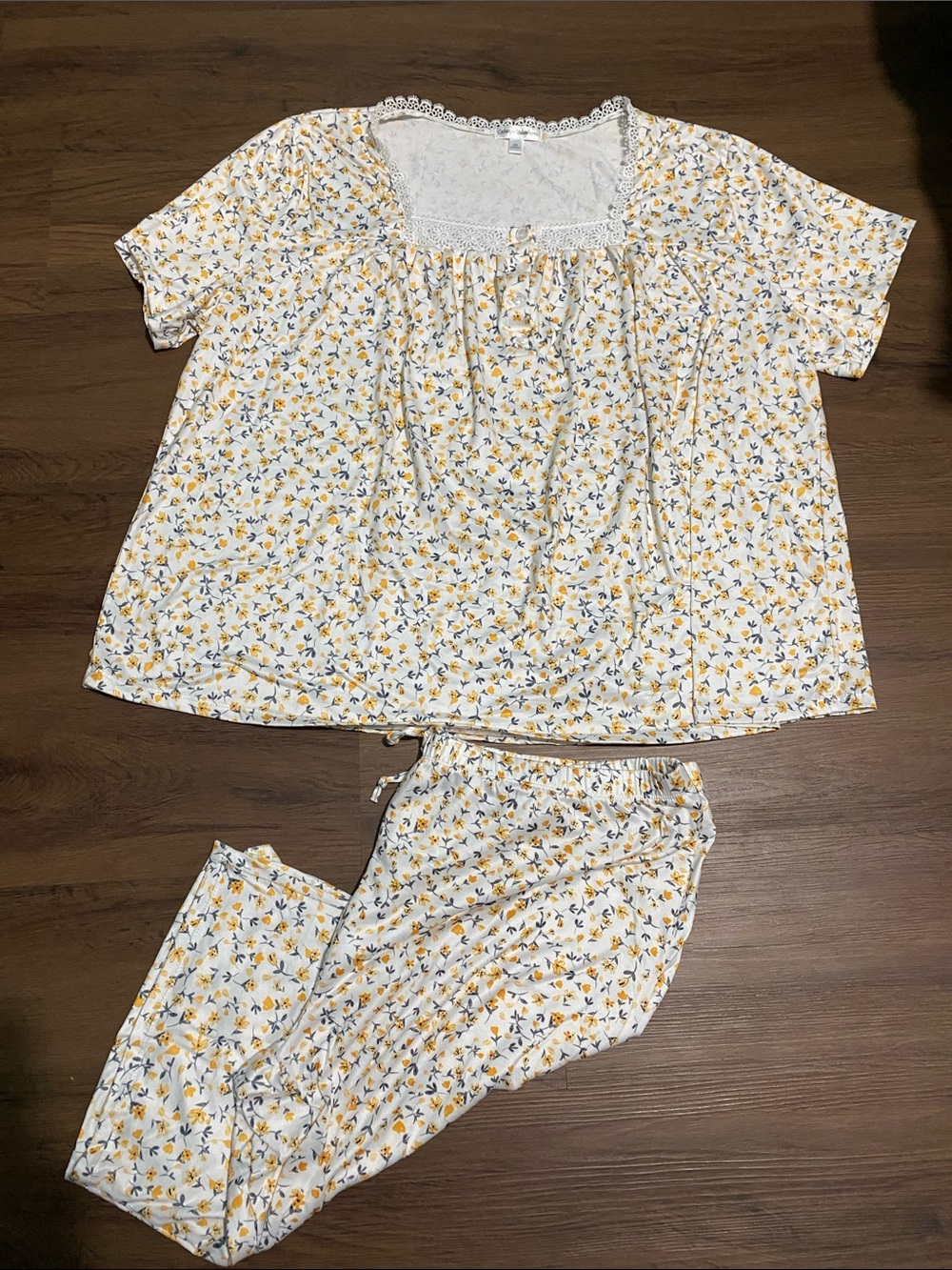 Catherine Malandrino 2-Pc Floral Printed Lounge/Pajama set size 2X
